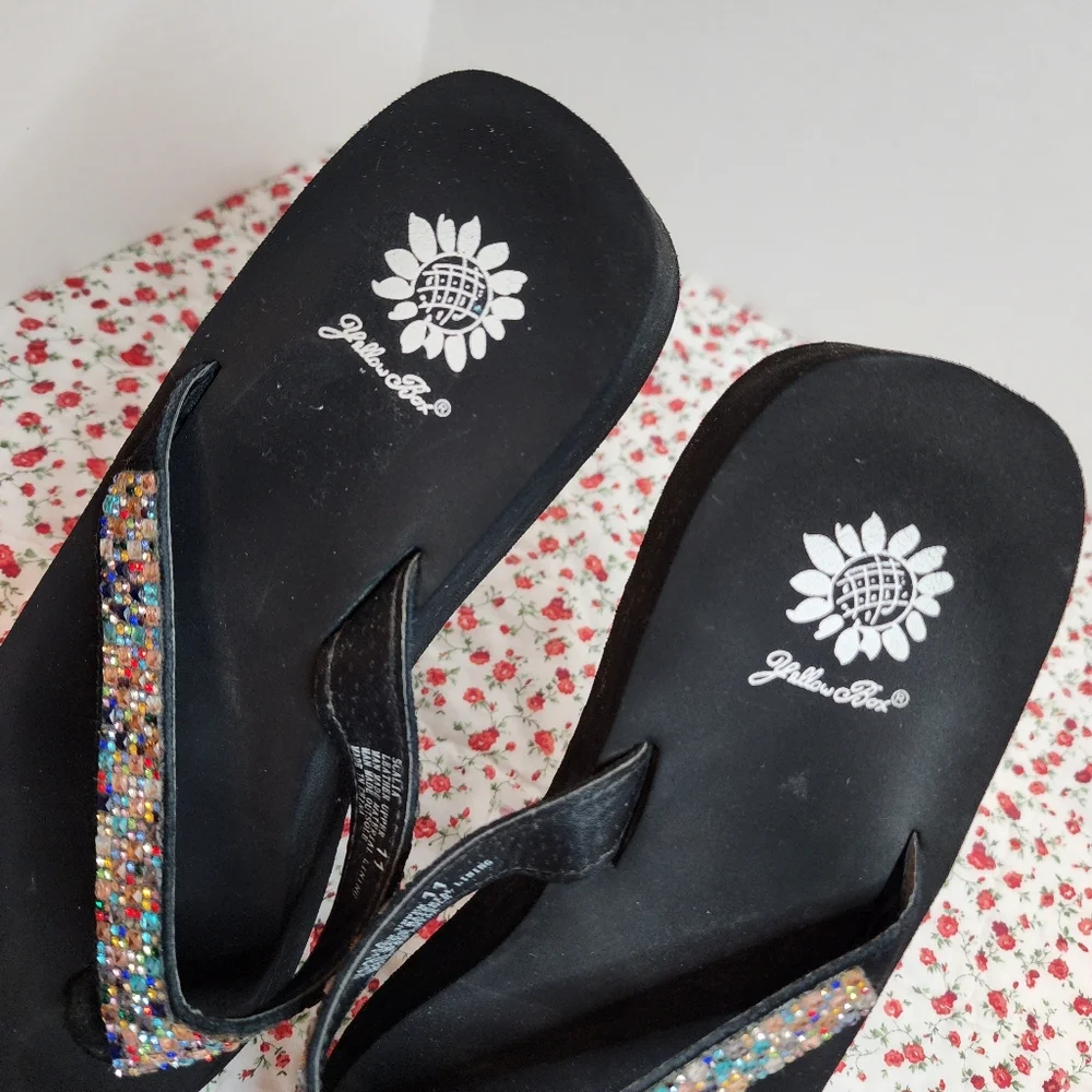 Yellow Box size 11‎ wedge flip flops - Picture 4 of 8